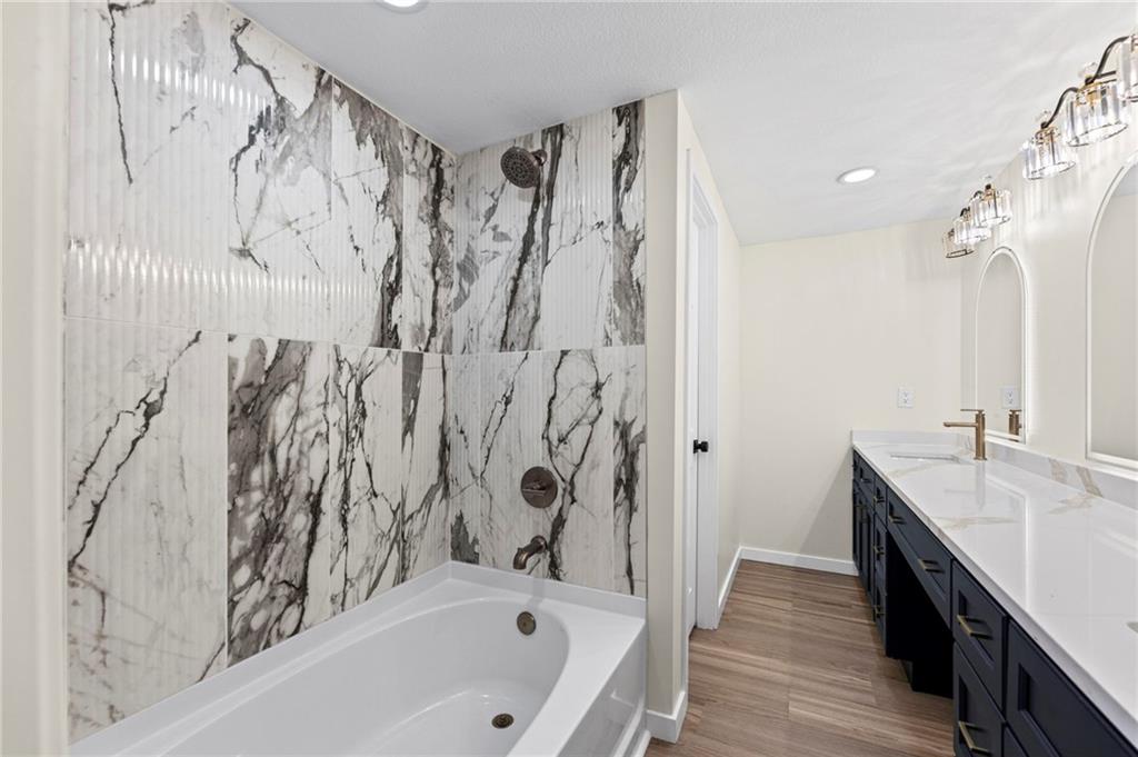 Listing Photo MLS #HMS2634055