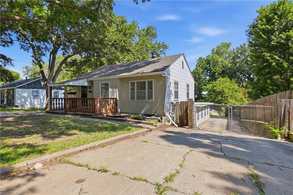 Listing Photo MLS #HMS2635006