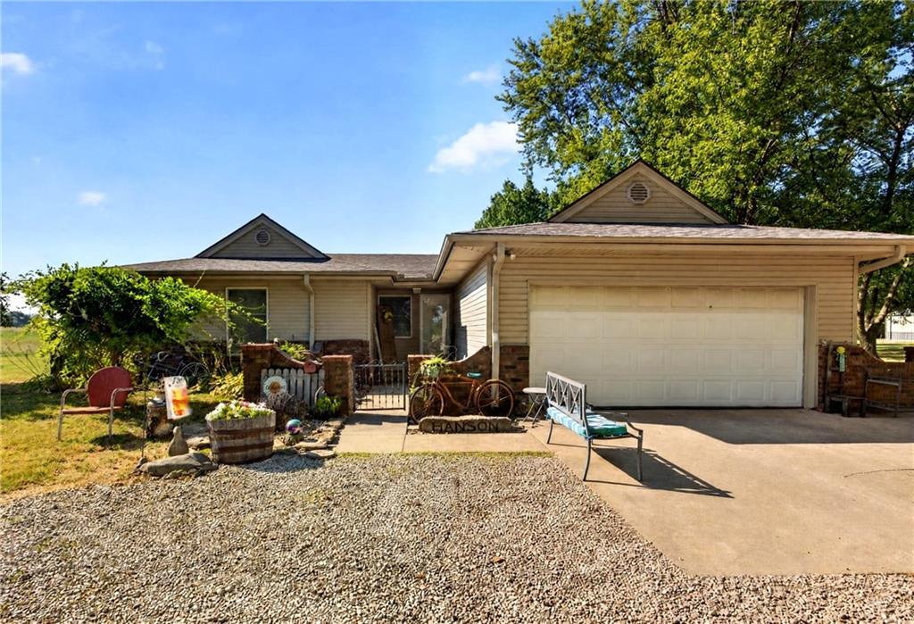 Listing Photo MLS #HMS2635325
