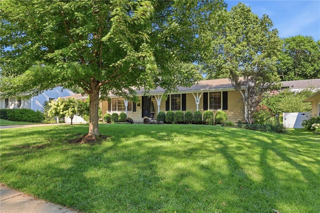 Listing Photo MLS #HMS2635843