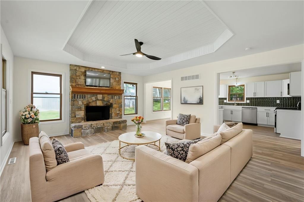 Listing Photo MLS #HMS2636023