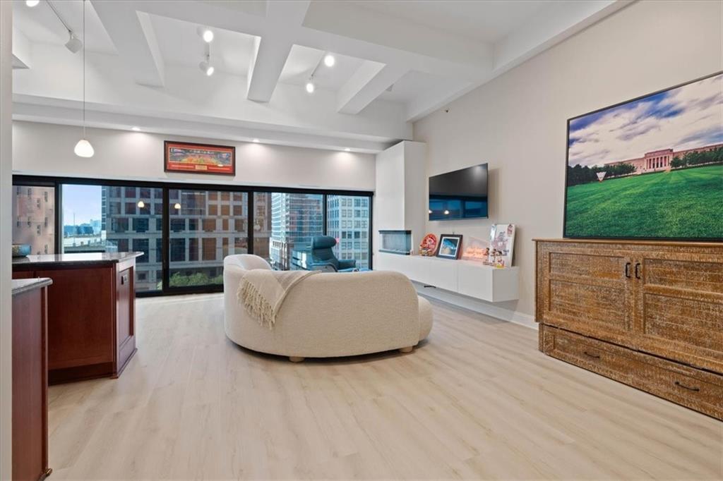 Listing Photo MLS #HMS2637215