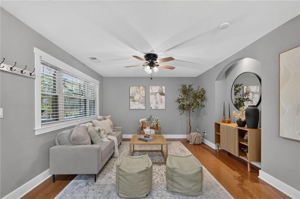 Listing Photo MLS #HMS2637617
