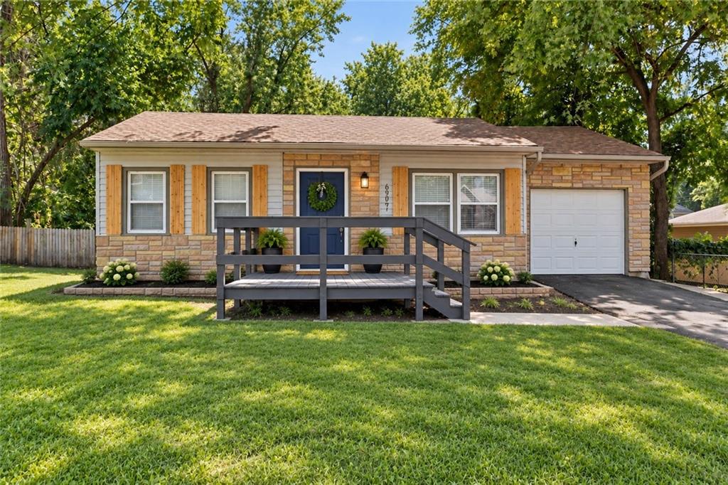 Listing Photo MLS #HMS2637835