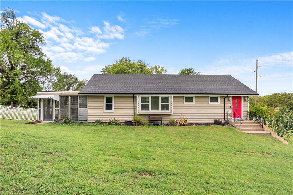 Listing Photo MLS #HMS2638241