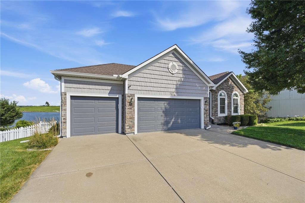 Listing Photo MLS #HMS2638571