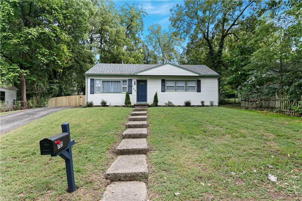 Listing Photo MLS #HMS2639896