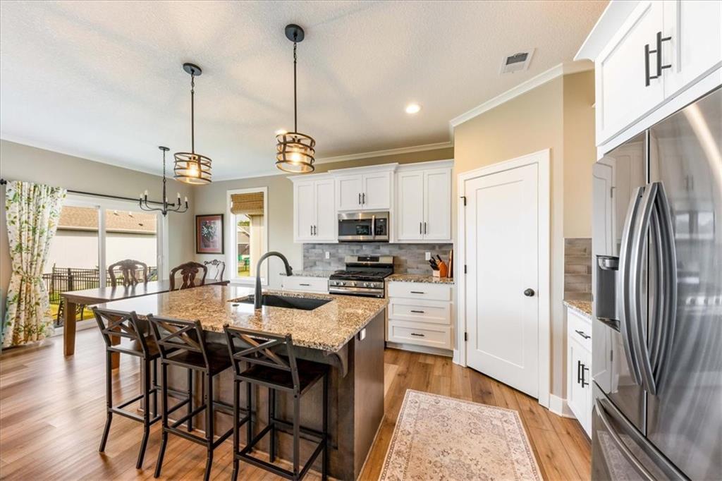 Listing Photo MLS #HMS2641228
