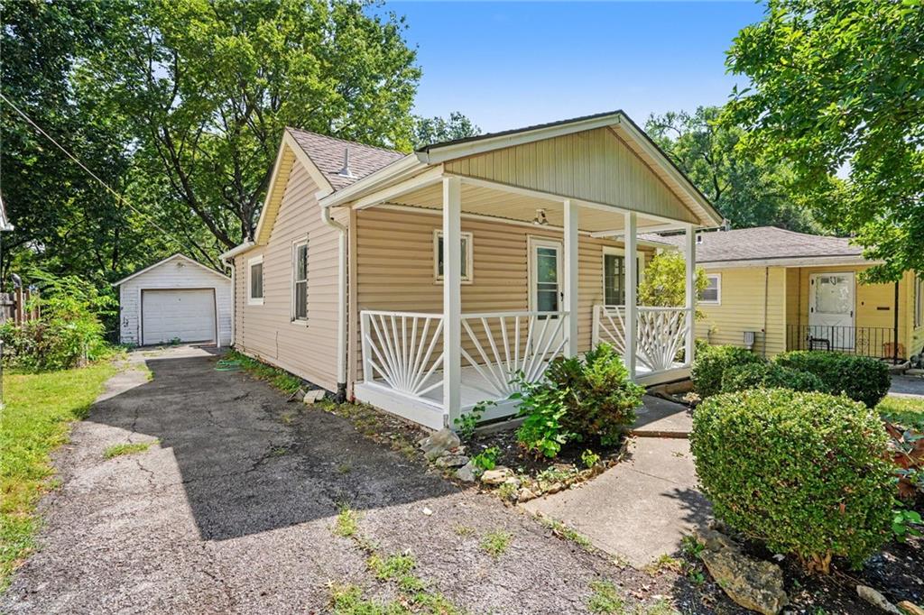 Listing Photo MLS #HMS2641273
