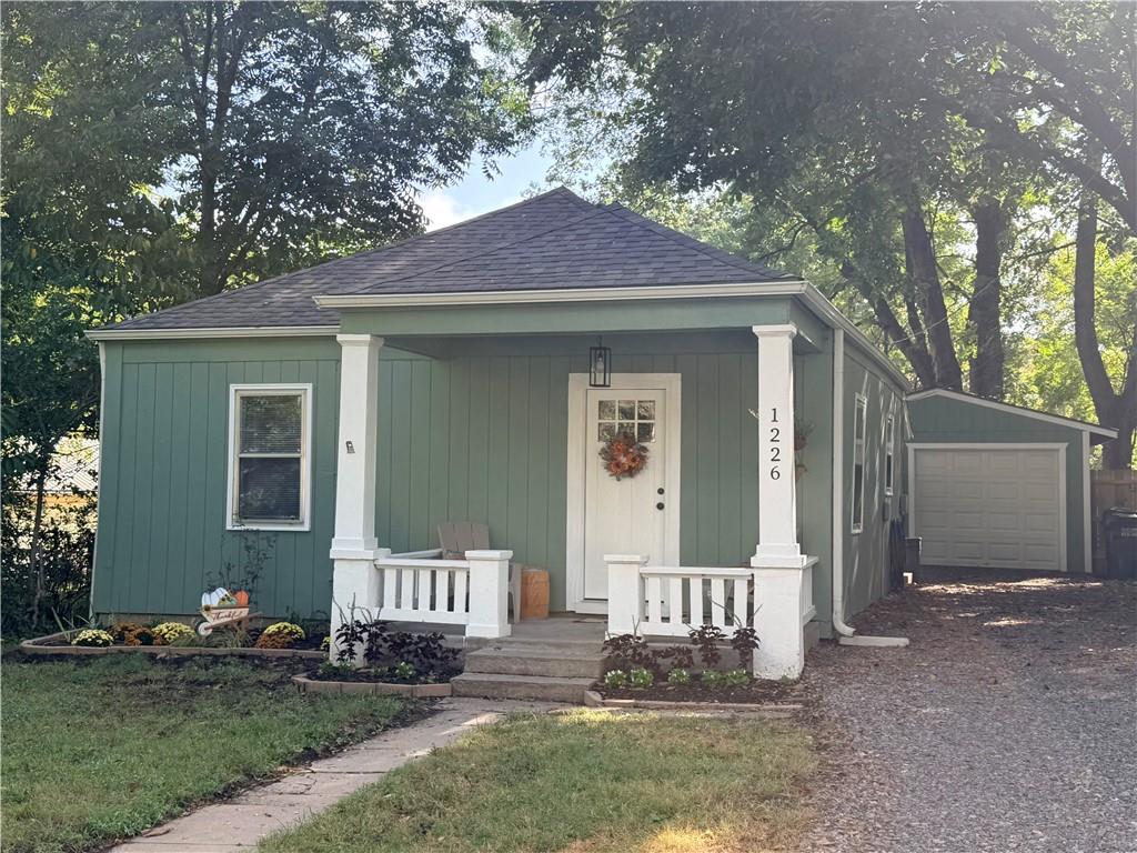 Listing Photo MLS #HMS2641825