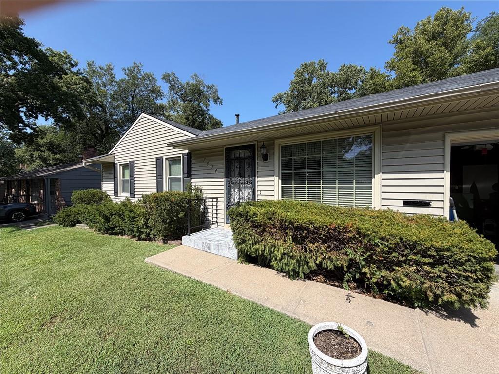 Listing Photo MLS #HMS2642656