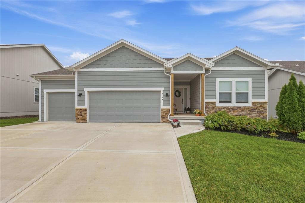 Listing Photo MLS #HMS2643157