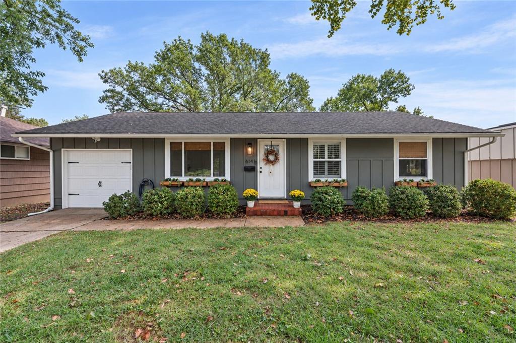 Listing Photo MLS #HMS2644183