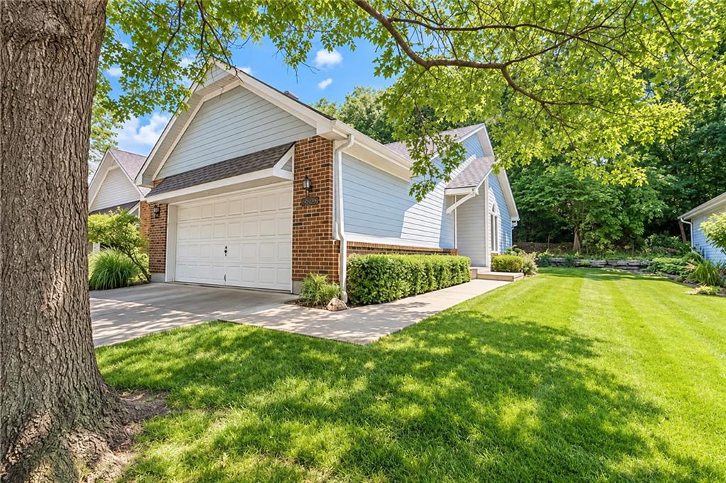 Listing Photo MLS #HMS2644209