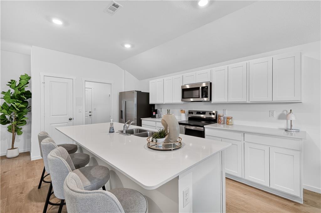 Listing Photo MLS #HMS2644338