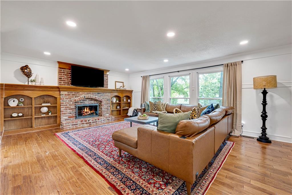 Listing Photo MLS #HMS2645375