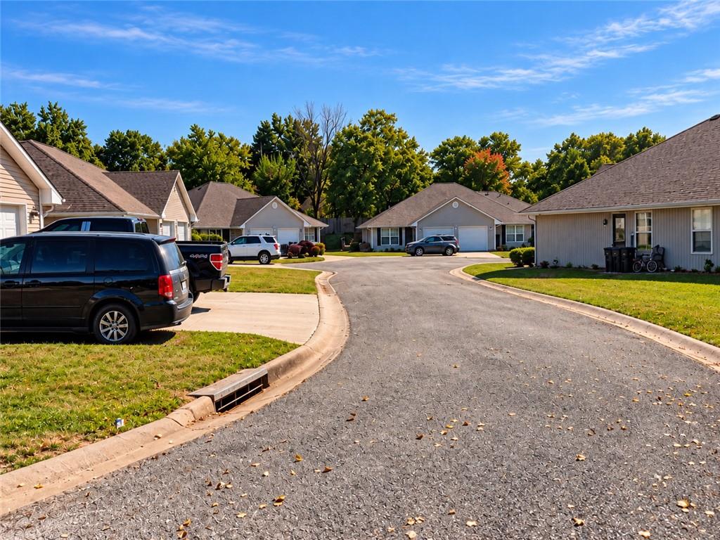 Listing Photo MLS #HMS2645555