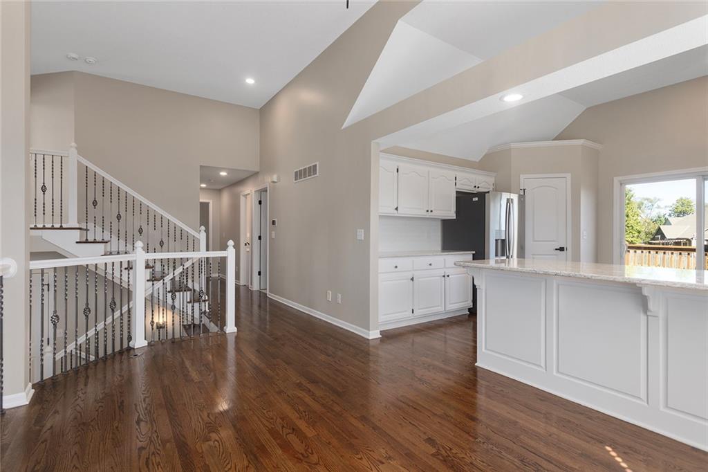 Listing Photo MLS #HMS2645896