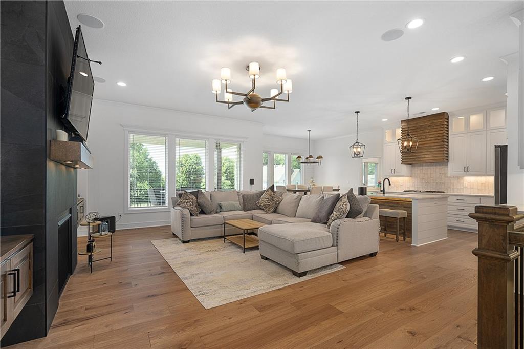 Listing Photo MLS #HMS2645898